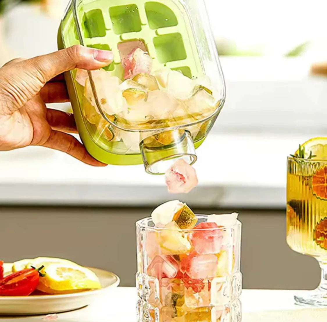 2-in-1 Ice Maker Water Bottle - Portable & Insulated